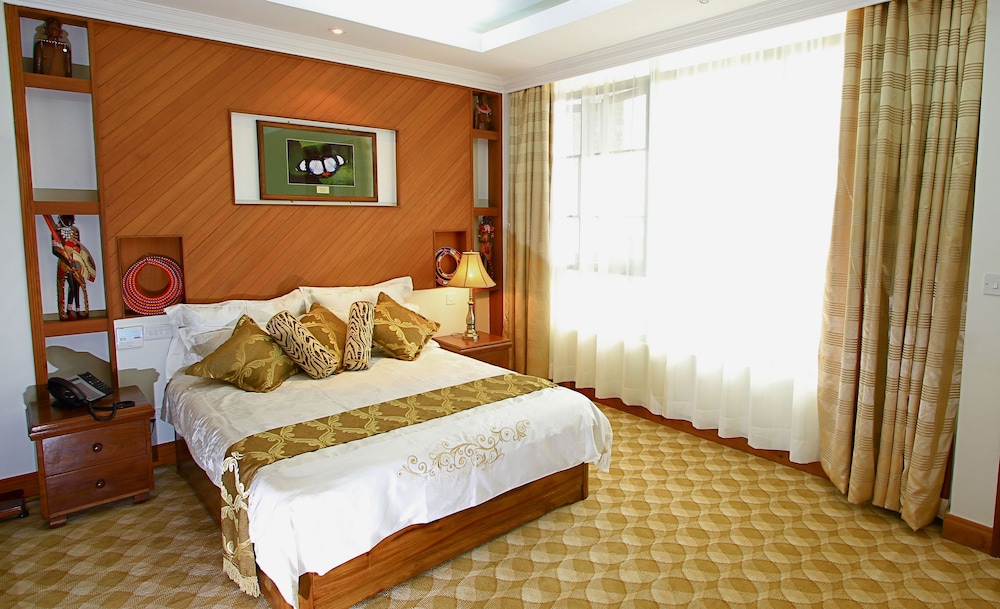 SUPERIOR, QUEEN BED