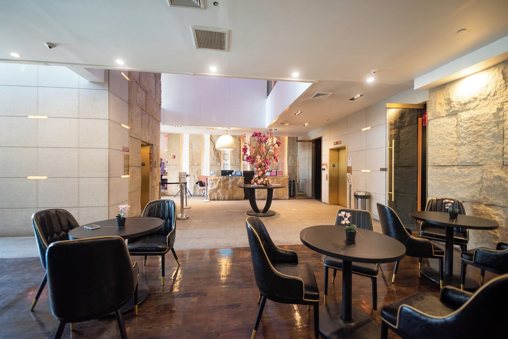 The One Boutique Hotel 49/65