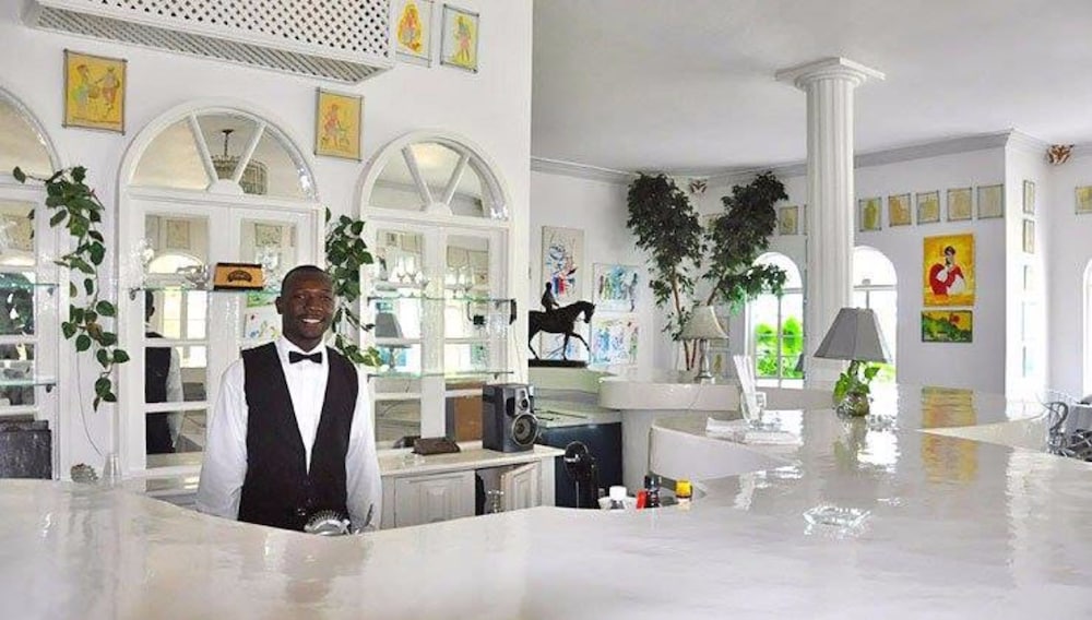 Jamaica Palace Hotel 55/66