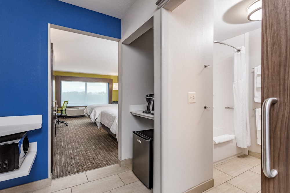 Holiday Inn Express & Suites Hammond 21/69