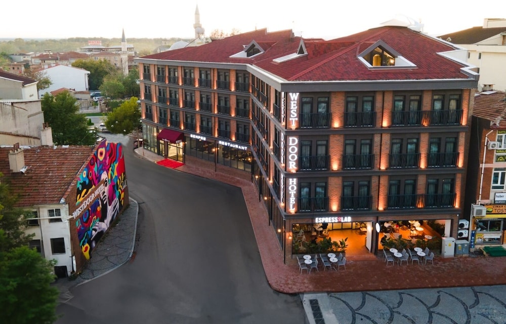 Westdoor Hotel 43/50