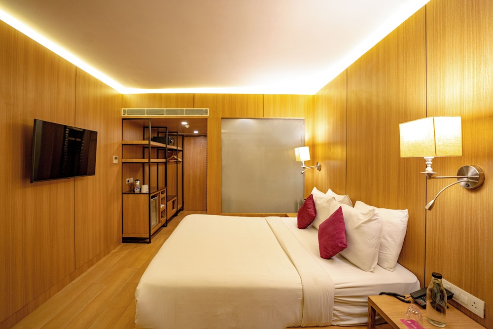 Royal Orchid Central Jaipur 16/58