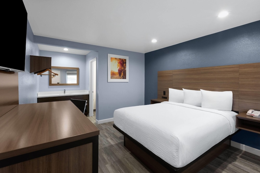 Days Inn by Wyndham Arroyo Grande/Pismo Beach 20/62