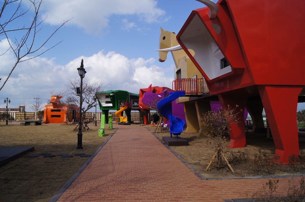 Blue Whale Resort 55/68