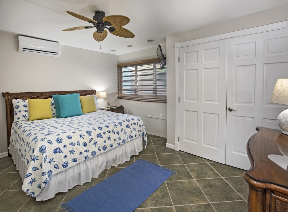 Secret Harbour Beach Resort 22/84