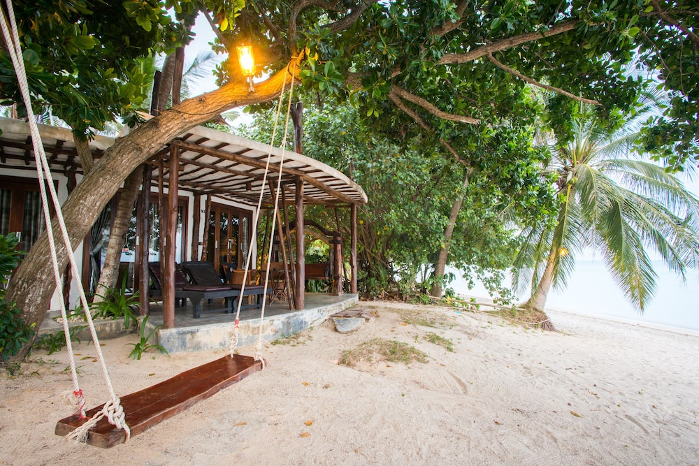 B52 BEACH RESORT 5/60