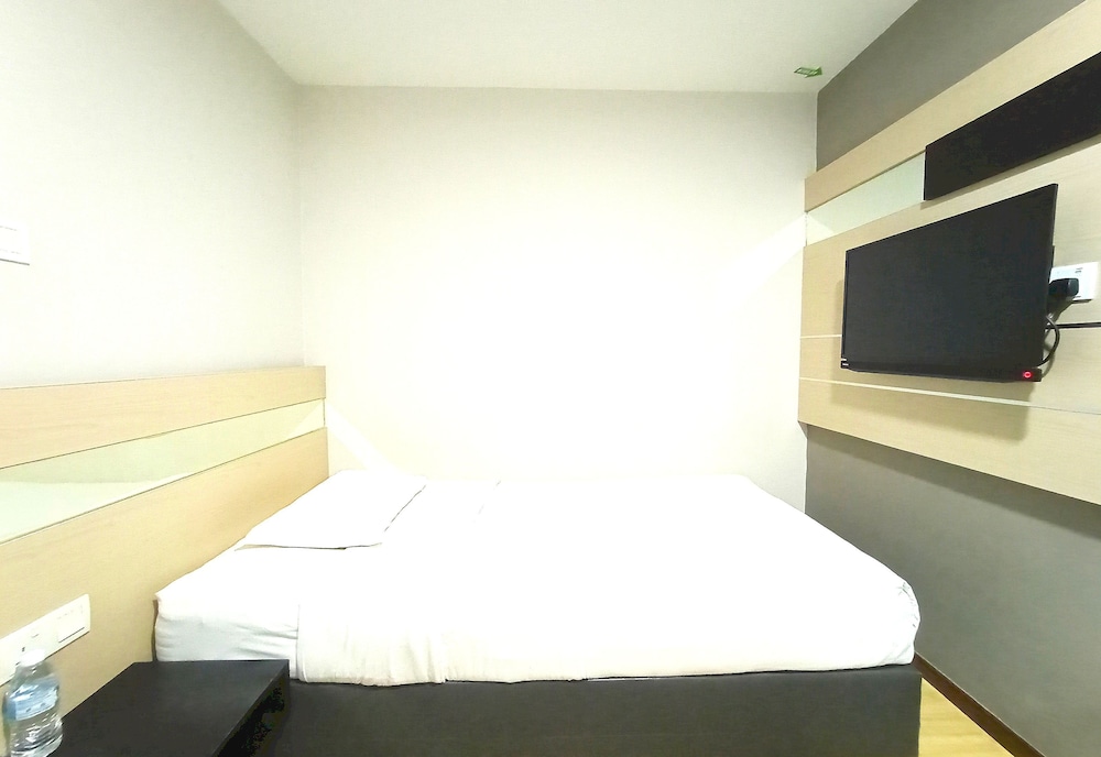 Hotel O Hi Inn 35/45