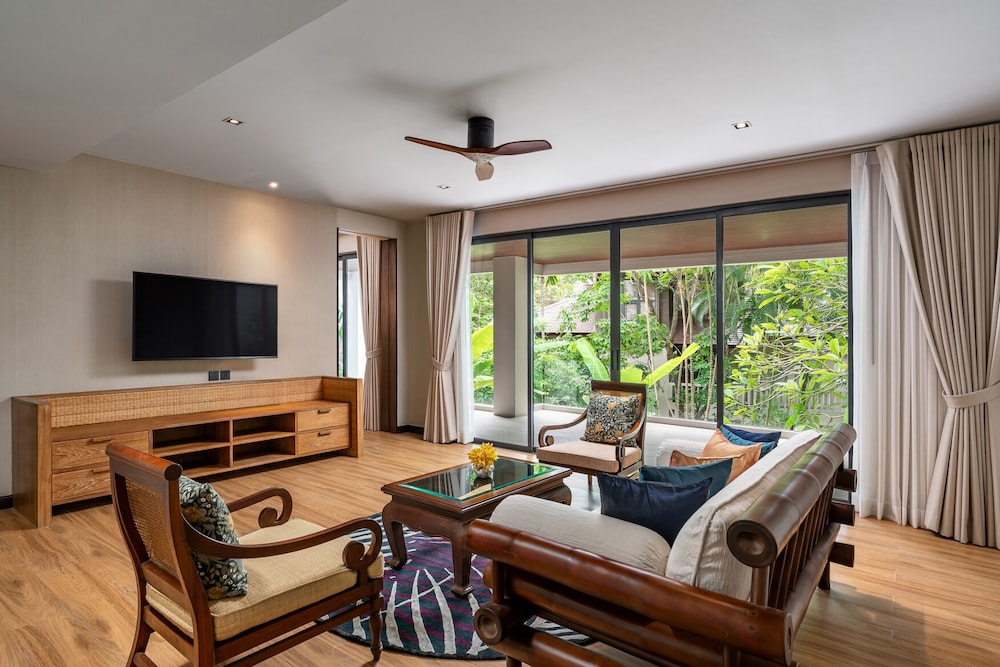 Noku Phuket 35/50