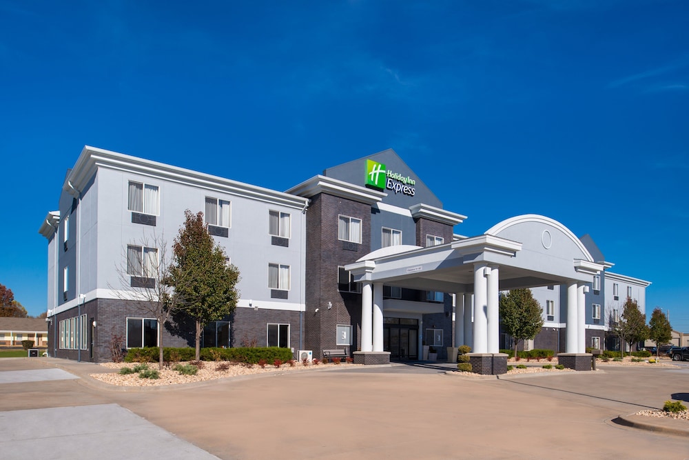 Holiday Inn Express Hotel And Suites Pittsburg 1/73