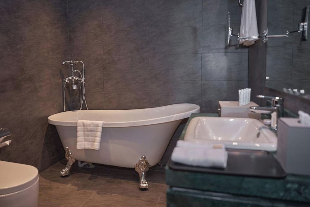 فندق مارفوليس(Marvelous Hotel) 46/47