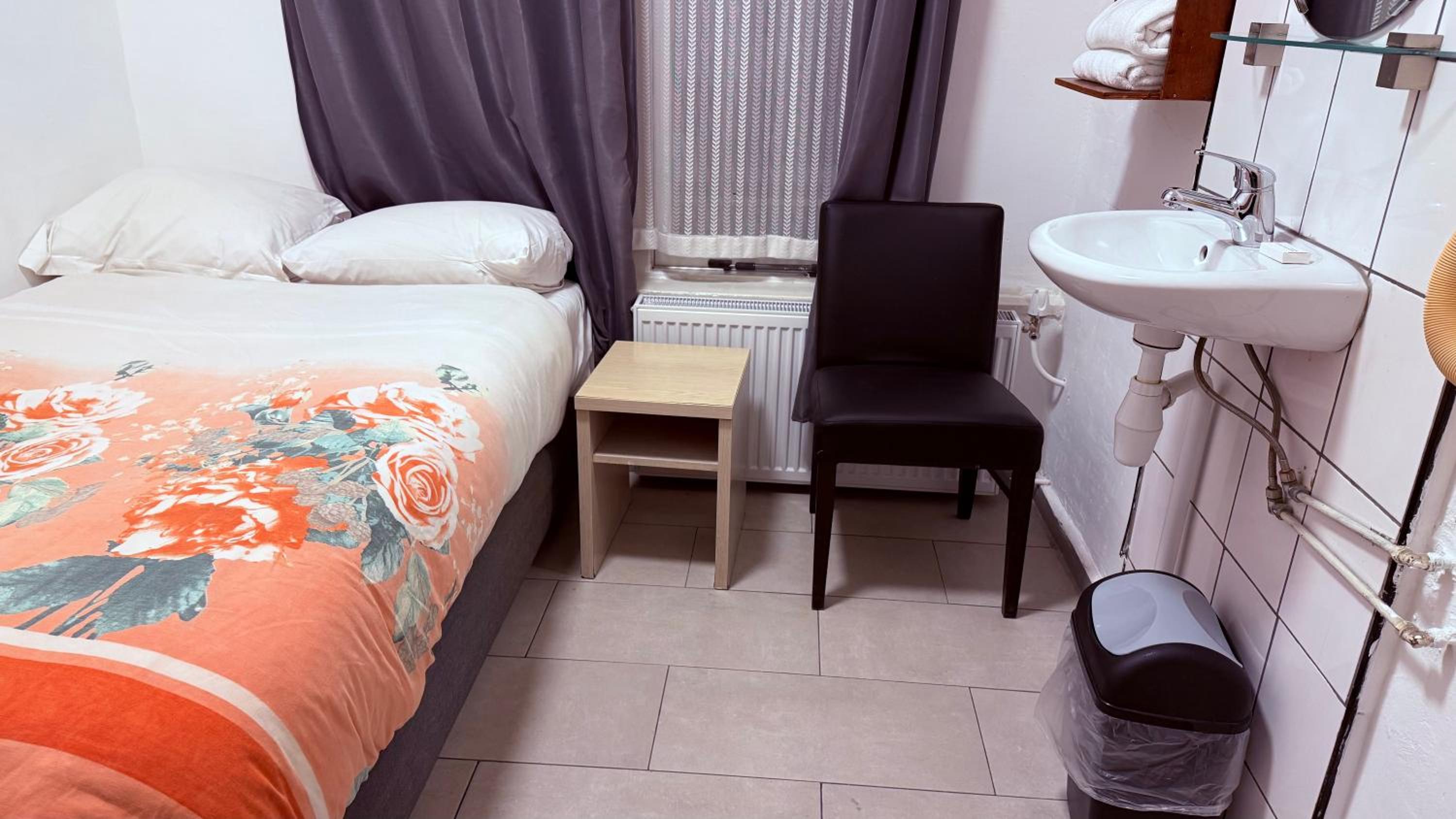 Hotel Schroder 24/50