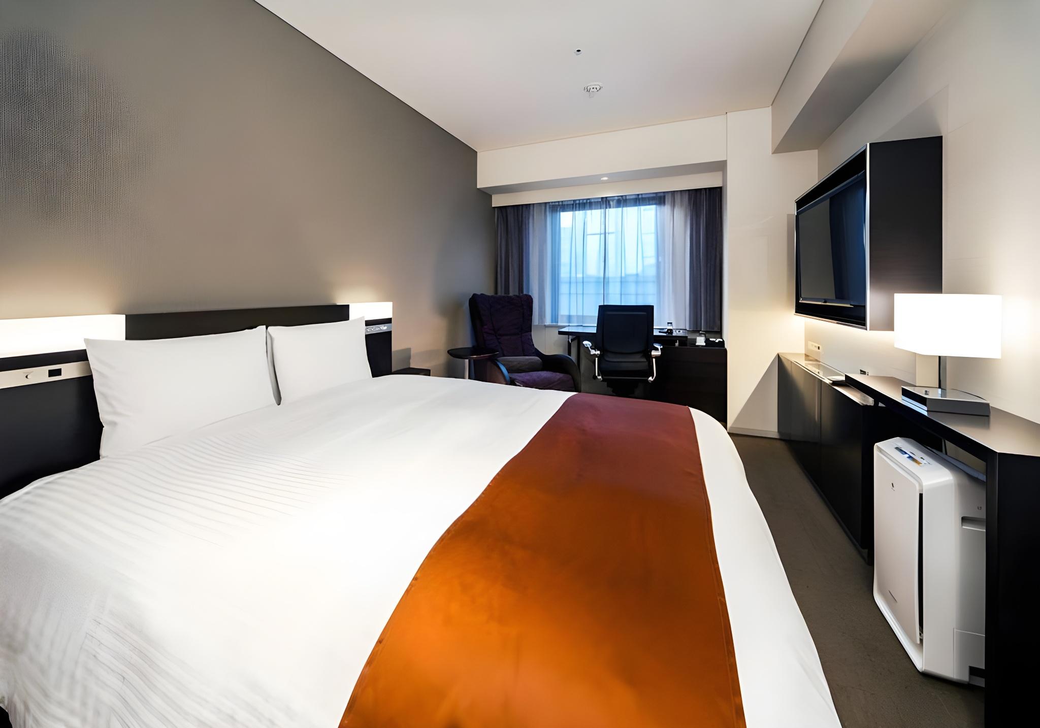 Deluxe, Single, Queen Bed