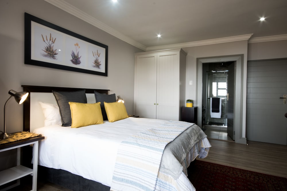 Hillside Guesthouse 8/50