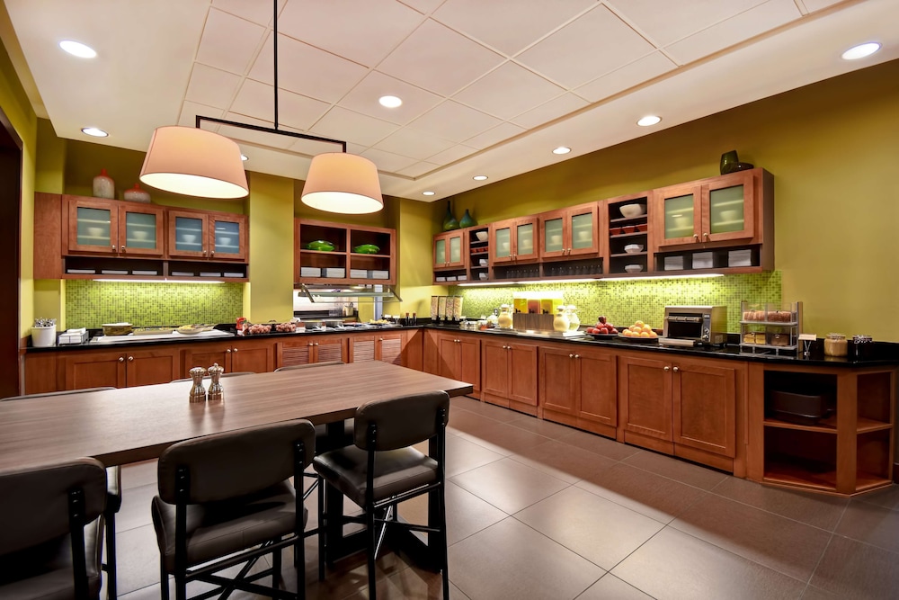 Hyatt Place Phoenix Gilbert 32/50