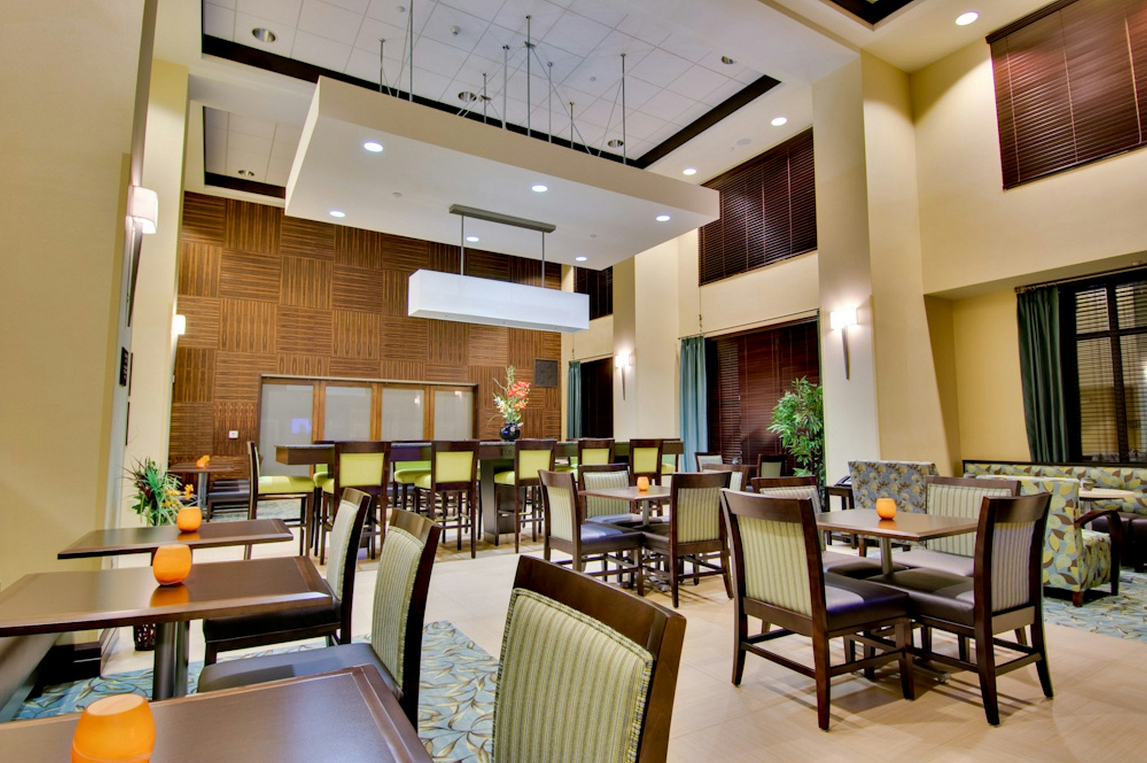 Hampton Inn And Suites Moreno Valley 41/63