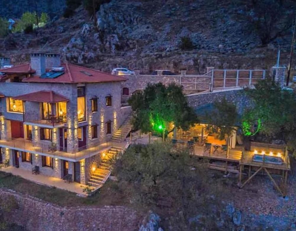 Almond House Suites Arachova 3/50