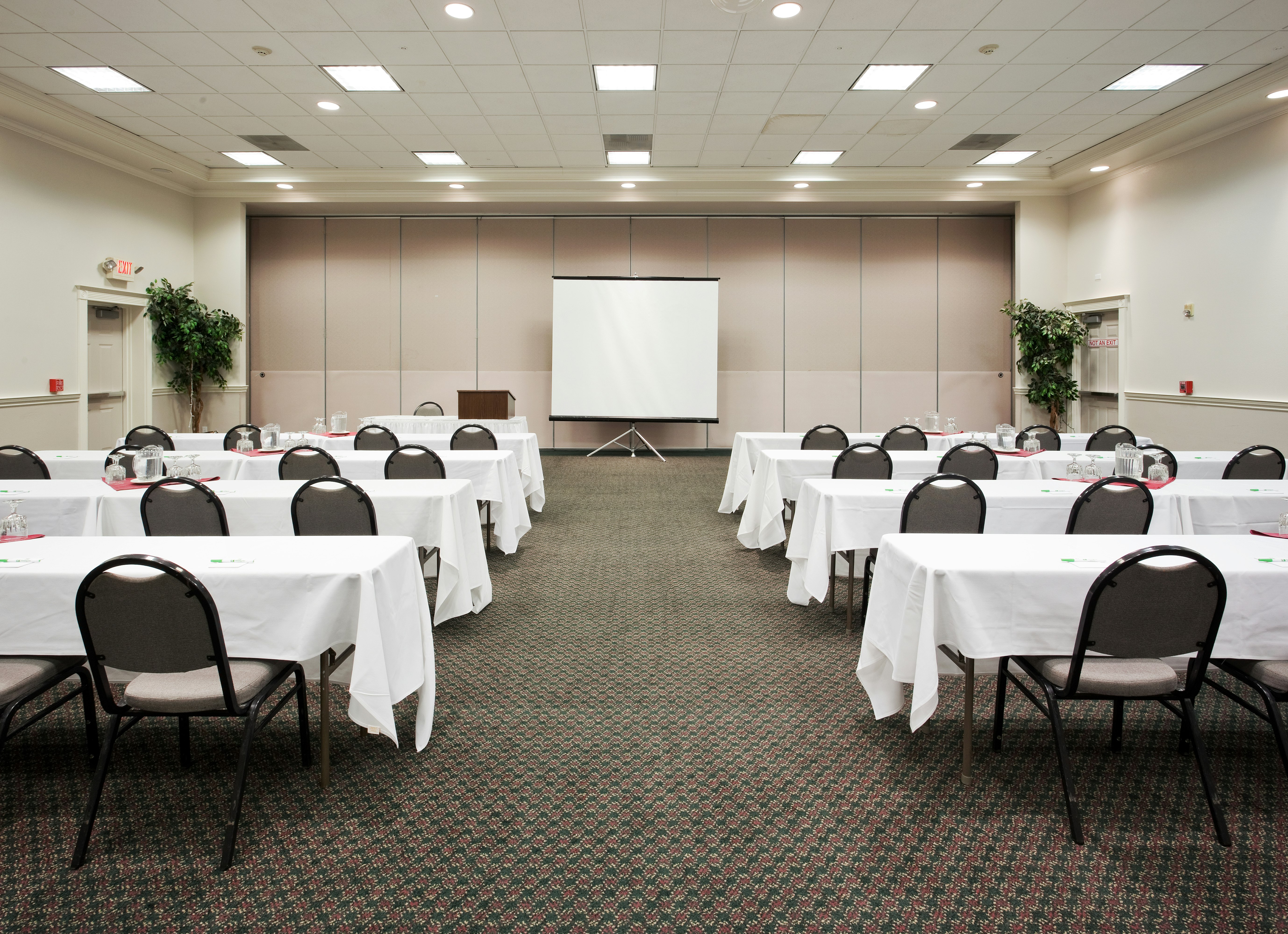 Holiday Inn Redding 57/68