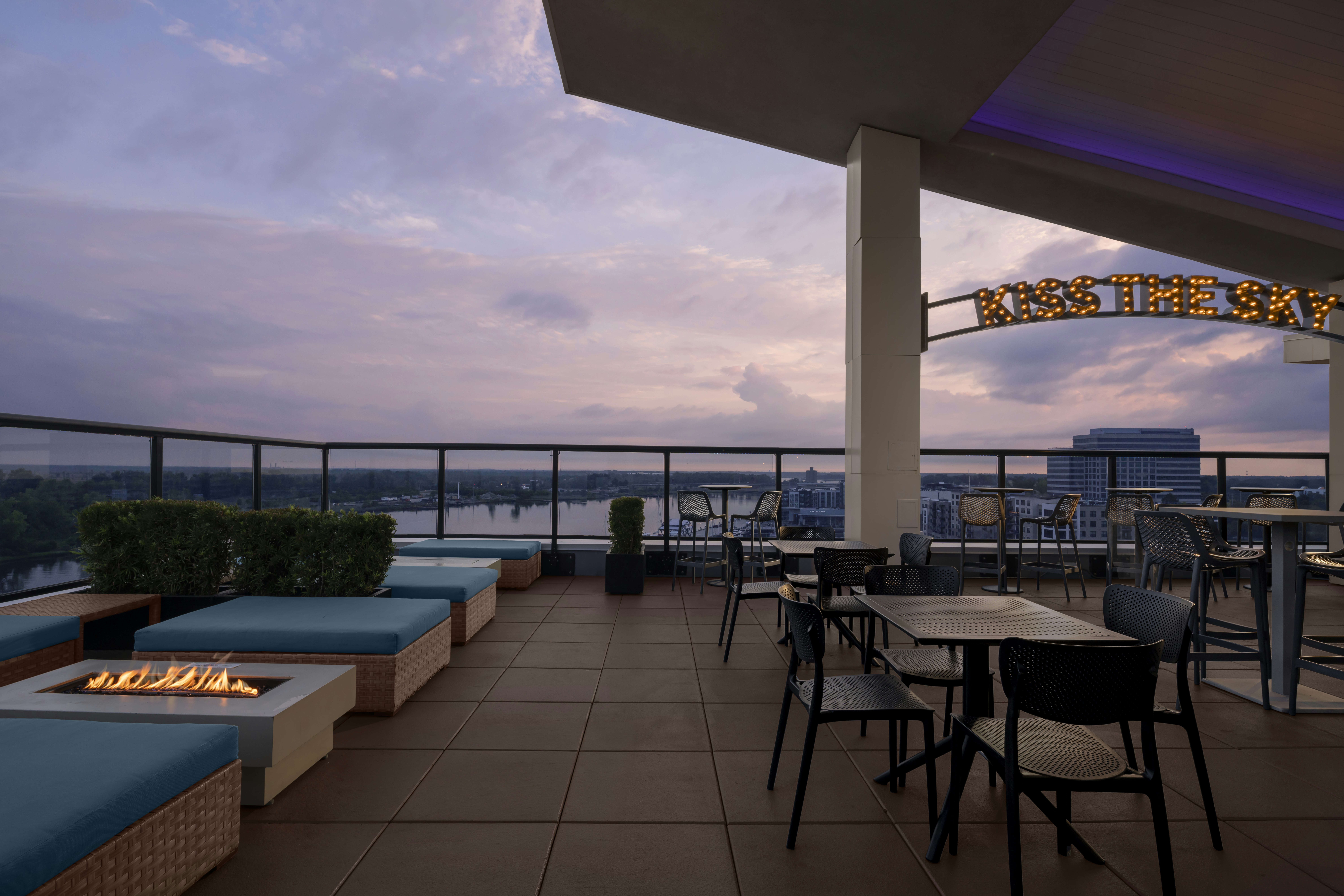 Embassy Suites by Hilton Wilmington Riverfront 54/76