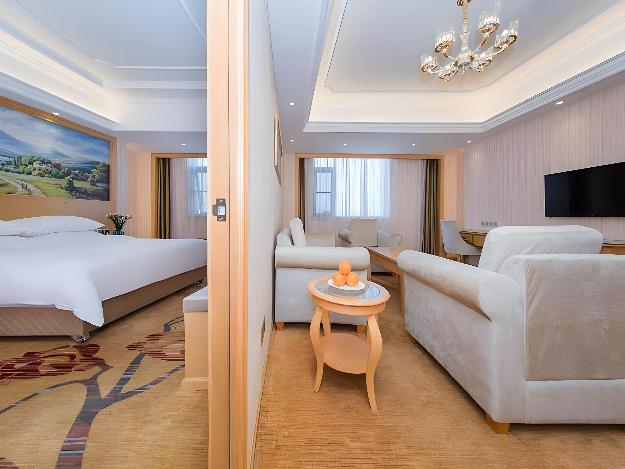 Vienna International Hotel (Huanggang Dongmen Road) 19/37