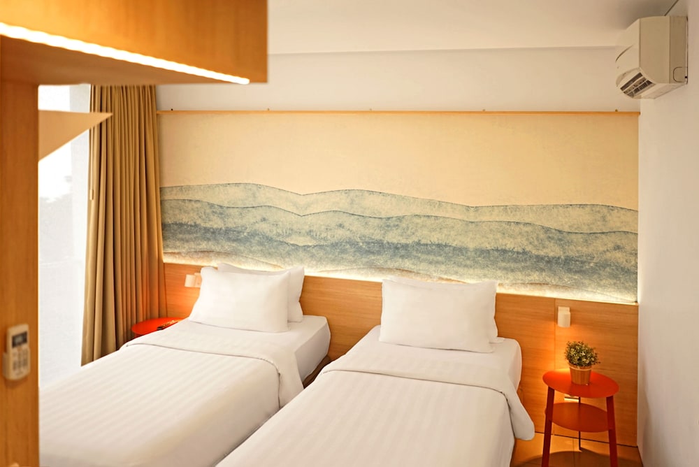 OCEAN, SUPERIOR, TWIN BEDS