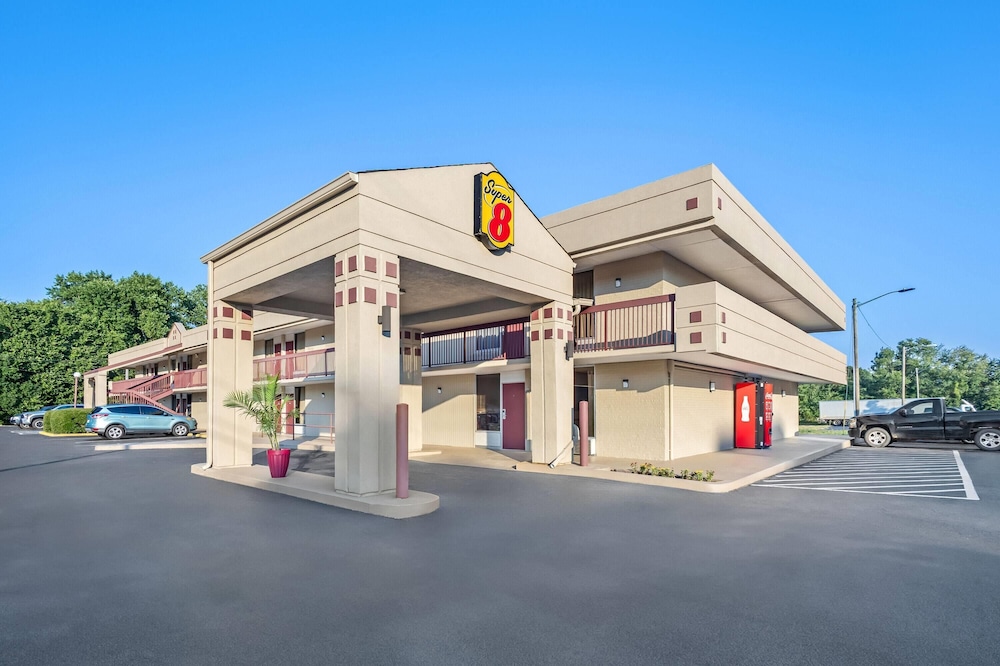 Super 8 by Wyndham Commerce 32/45