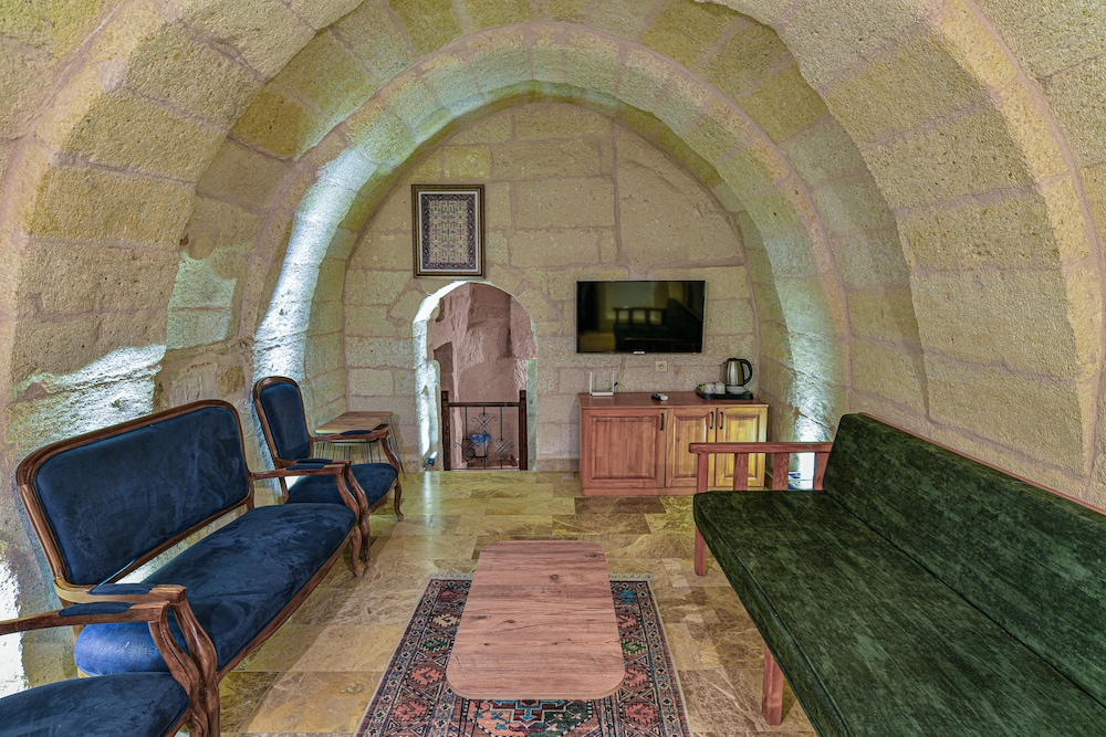 Dervish Cave House 37/50