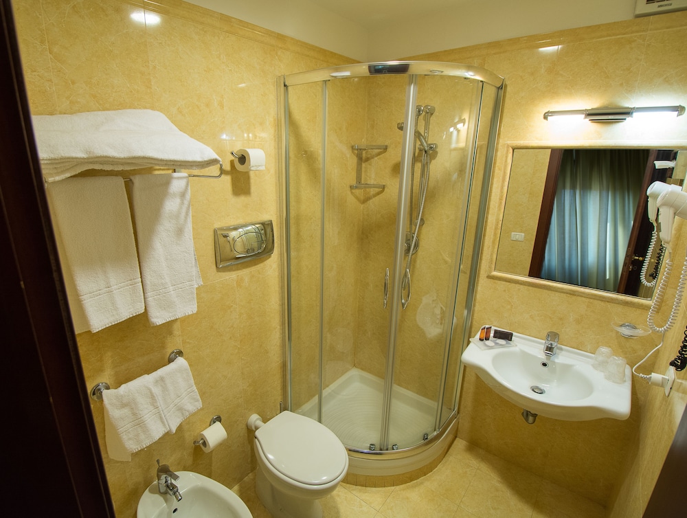 غرفة بسرير مزدوج أو سريرين منفصلين، Hotel Della Valle 5/9