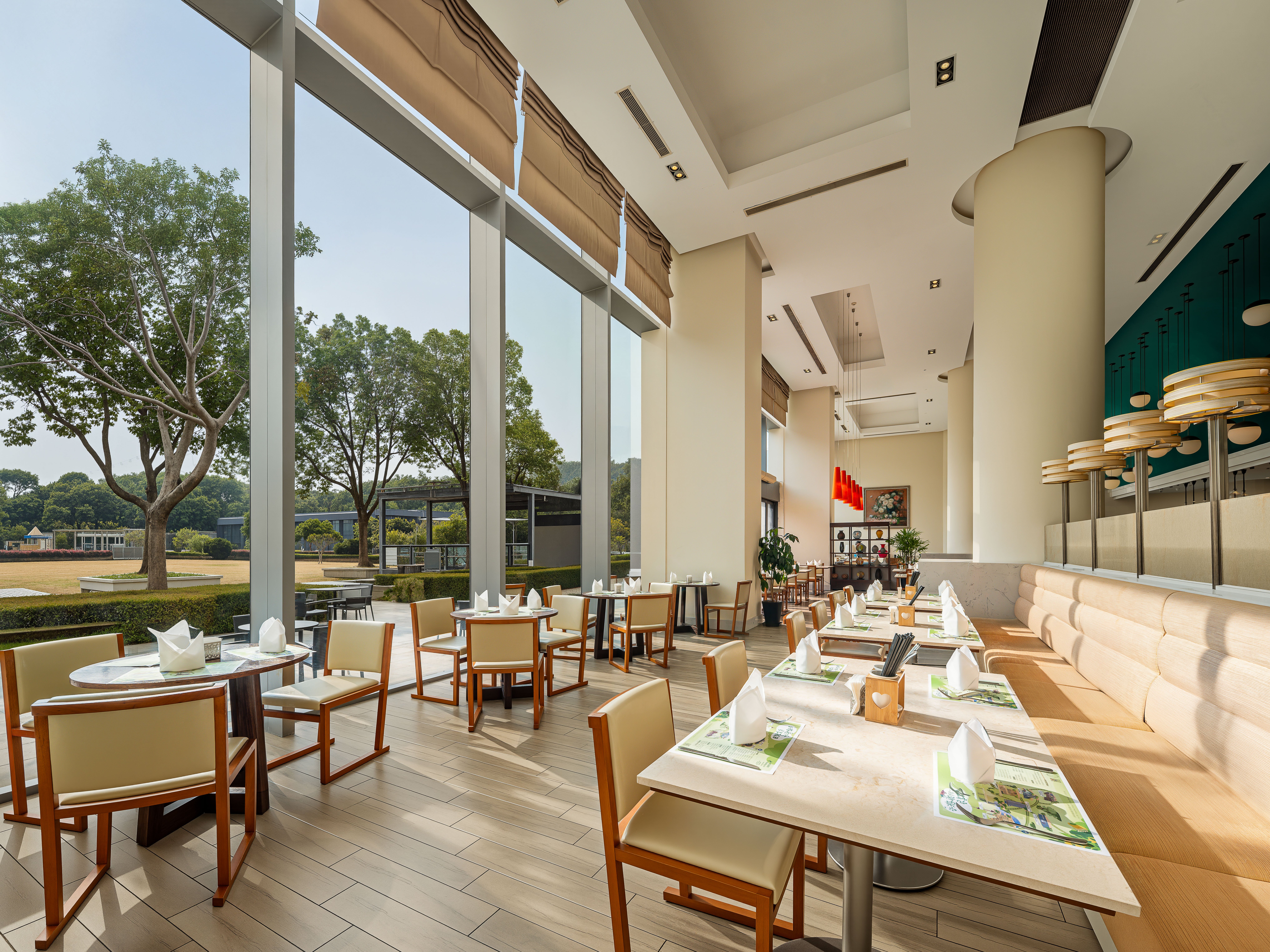 HOLIDAY INN SHANGHAI PUDONG KANGQIAO 36/50