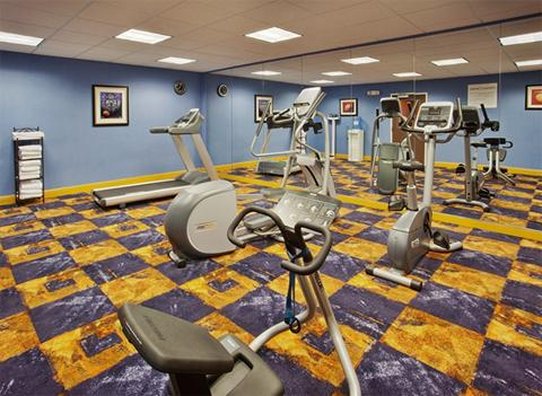 Holiday Inn Express Hotel Suites Sacramento Ne C 45/75