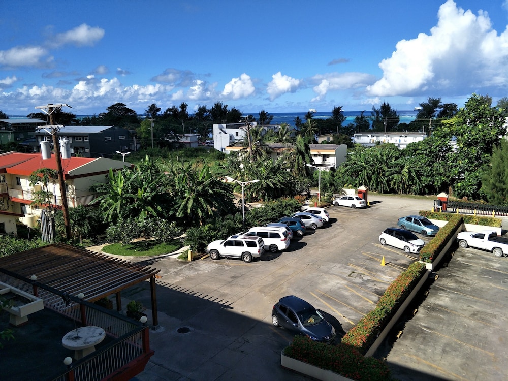 Beach Garden Hotel And Apartment 34/50