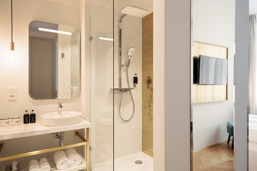 Hotel Schani Salon 46/48