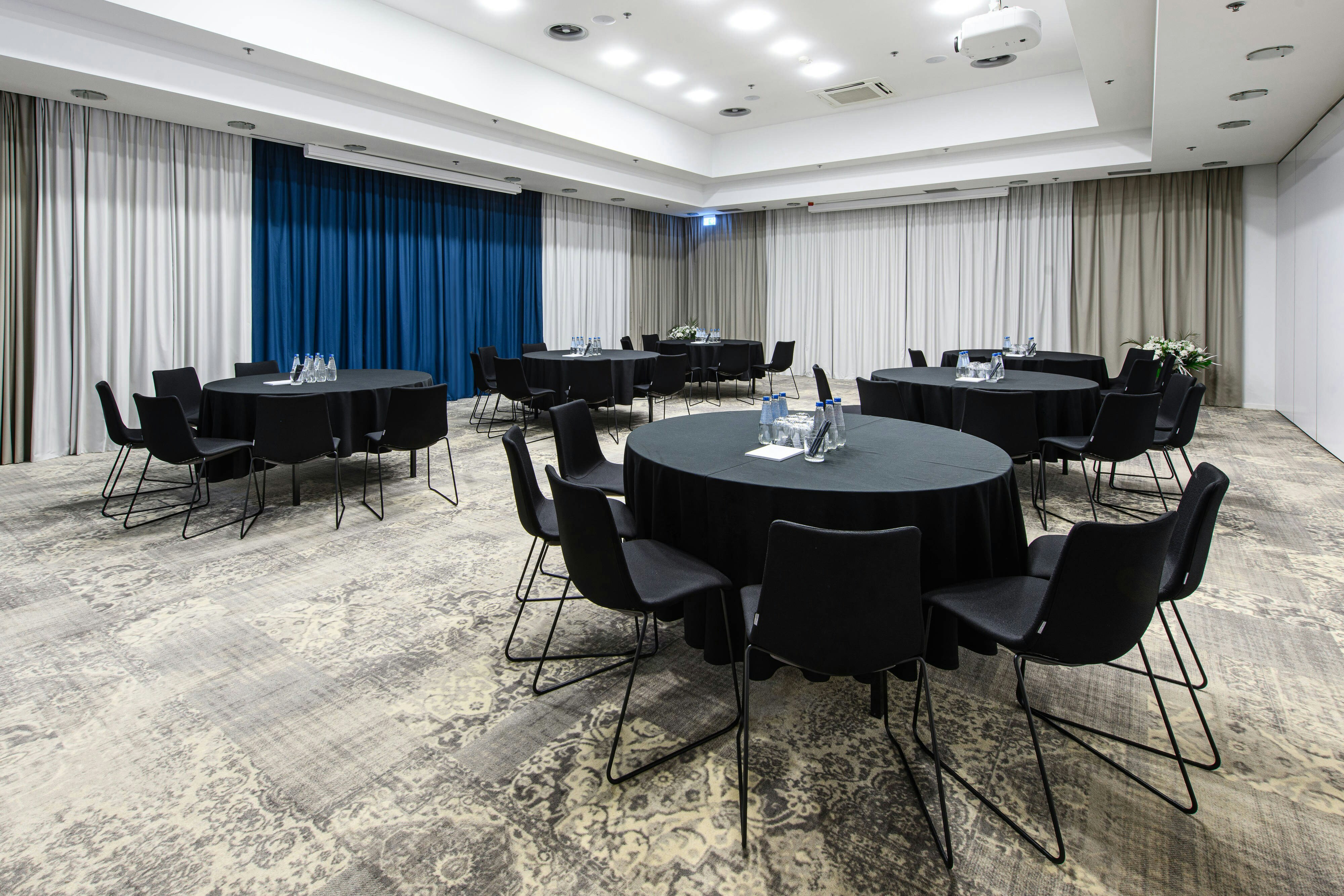 Courtyard By Marriott Warsaw Airport 55/62