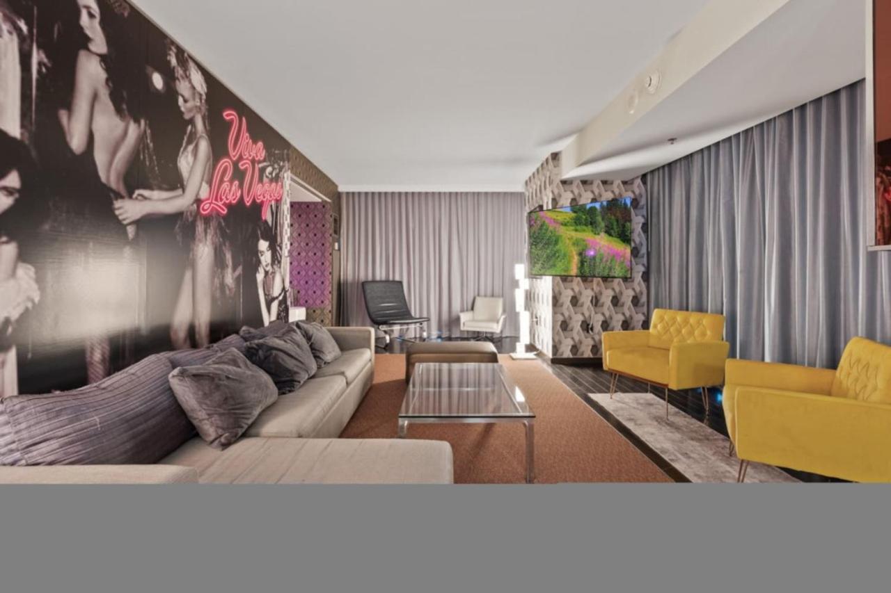 The Celine Riviera Suite at Palms Place 19/42