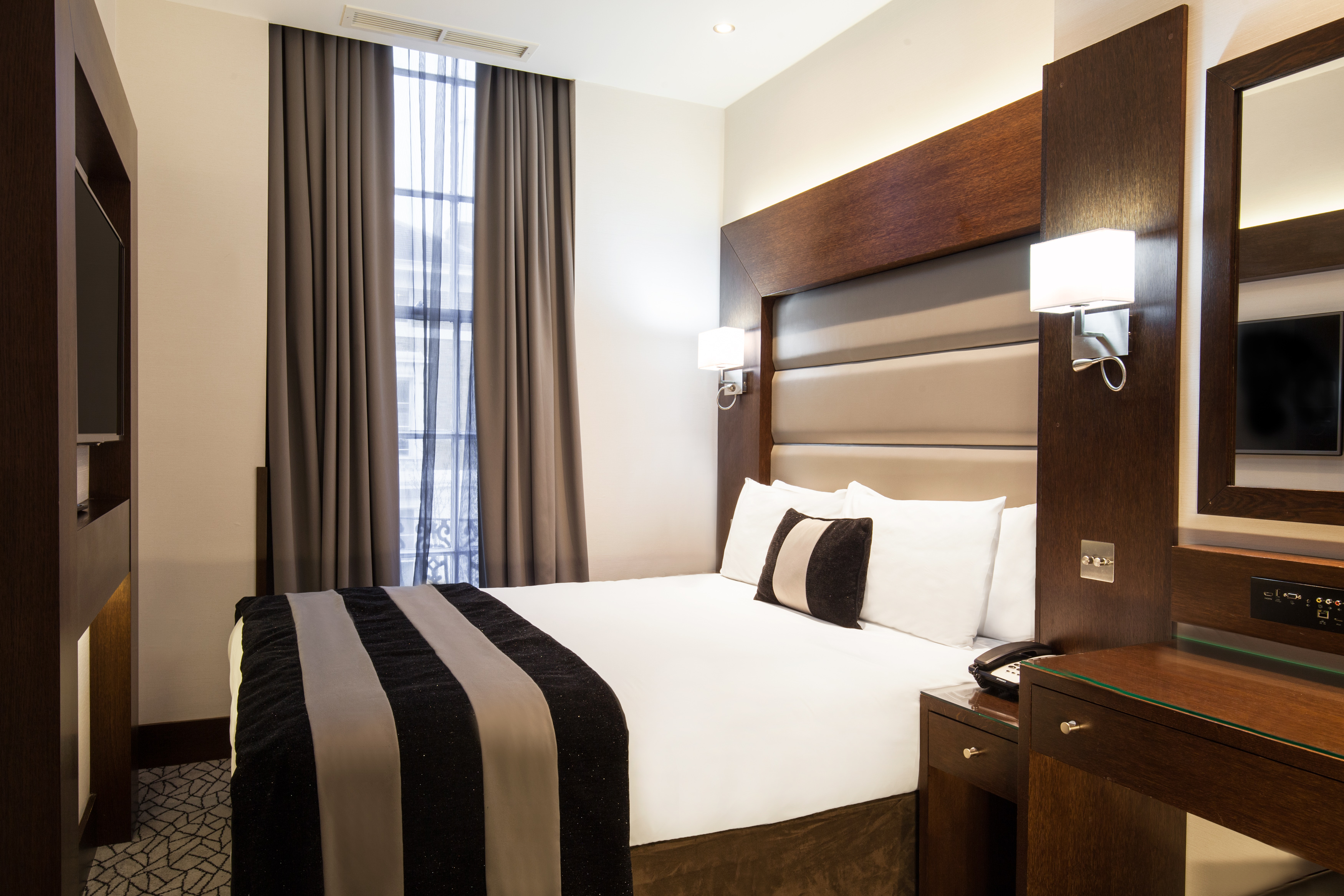 Room, Single, Court Wing