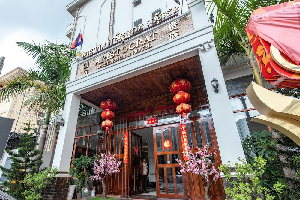 Aristocrat Residence Hotel 3/80
