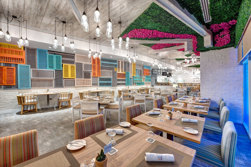 restaurant cafeteria