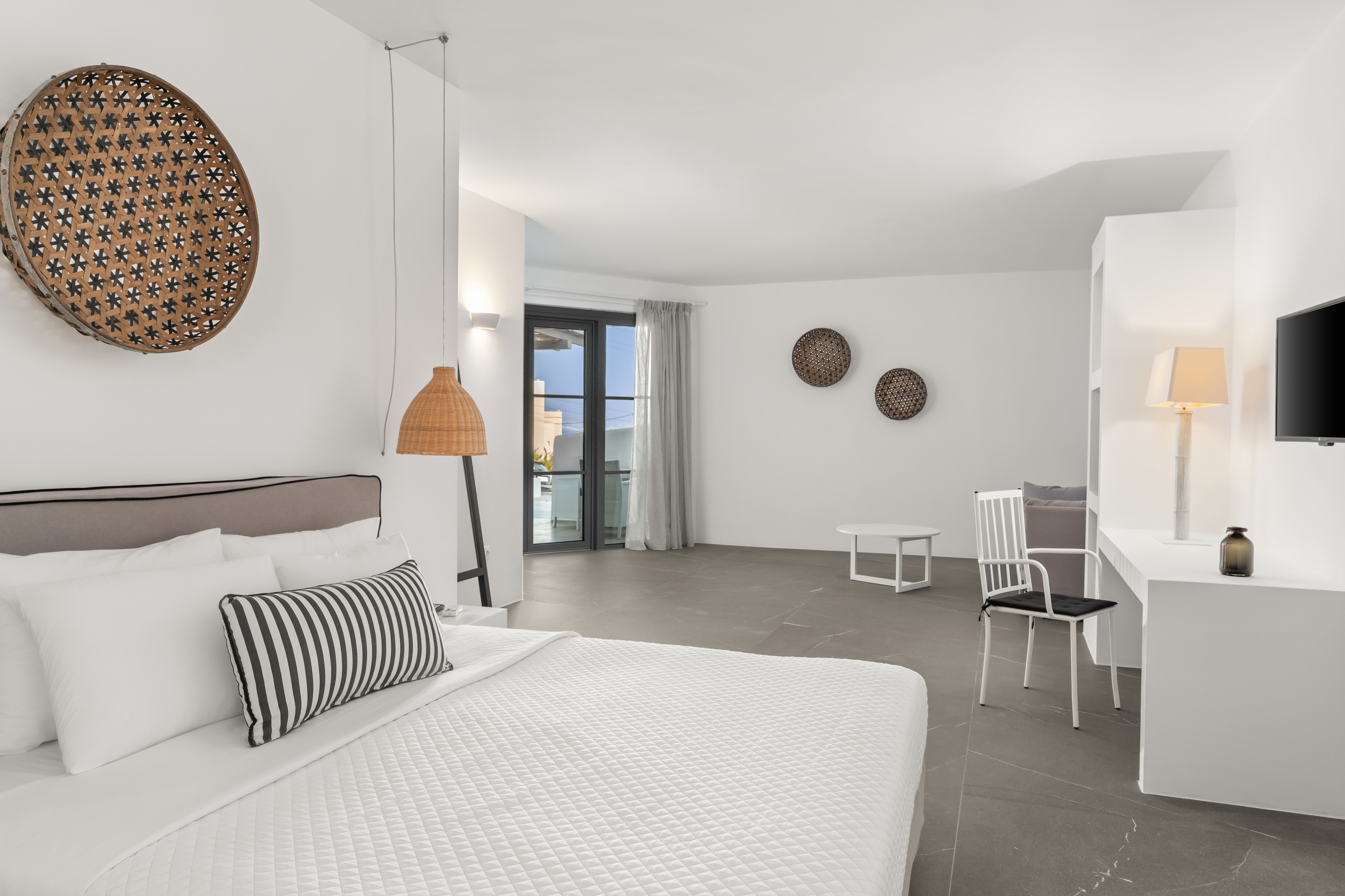 1 BEDROOM, SUITE, GARDEN VIEW