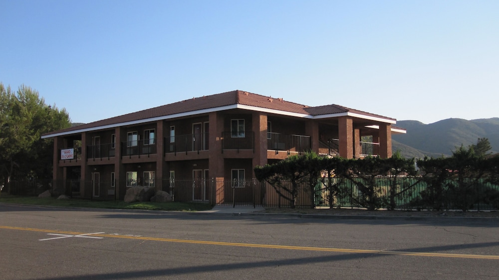 Rancho California Inn 3/43
