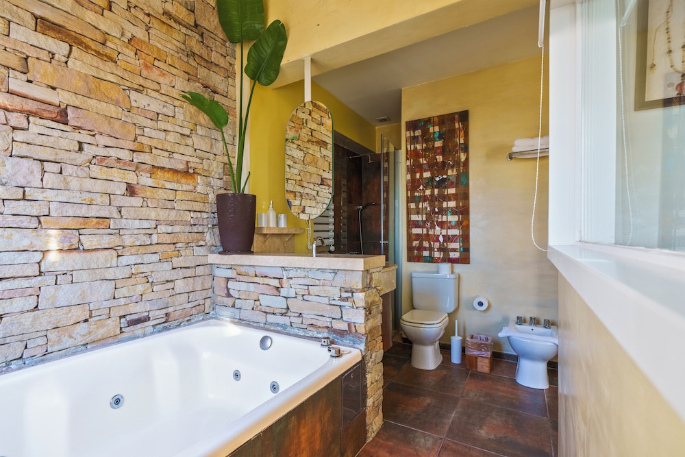 جناح جونيور، Rendez Vous Hotel Buenos Aires 6/6