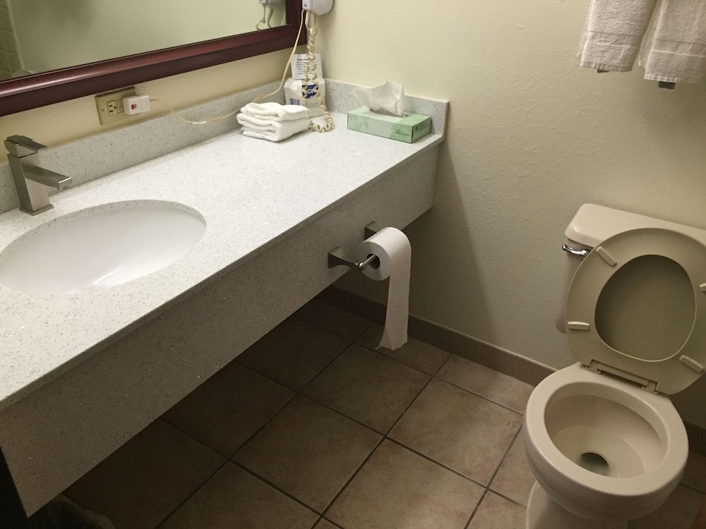 Quality Inn Foristell, MO 18/48