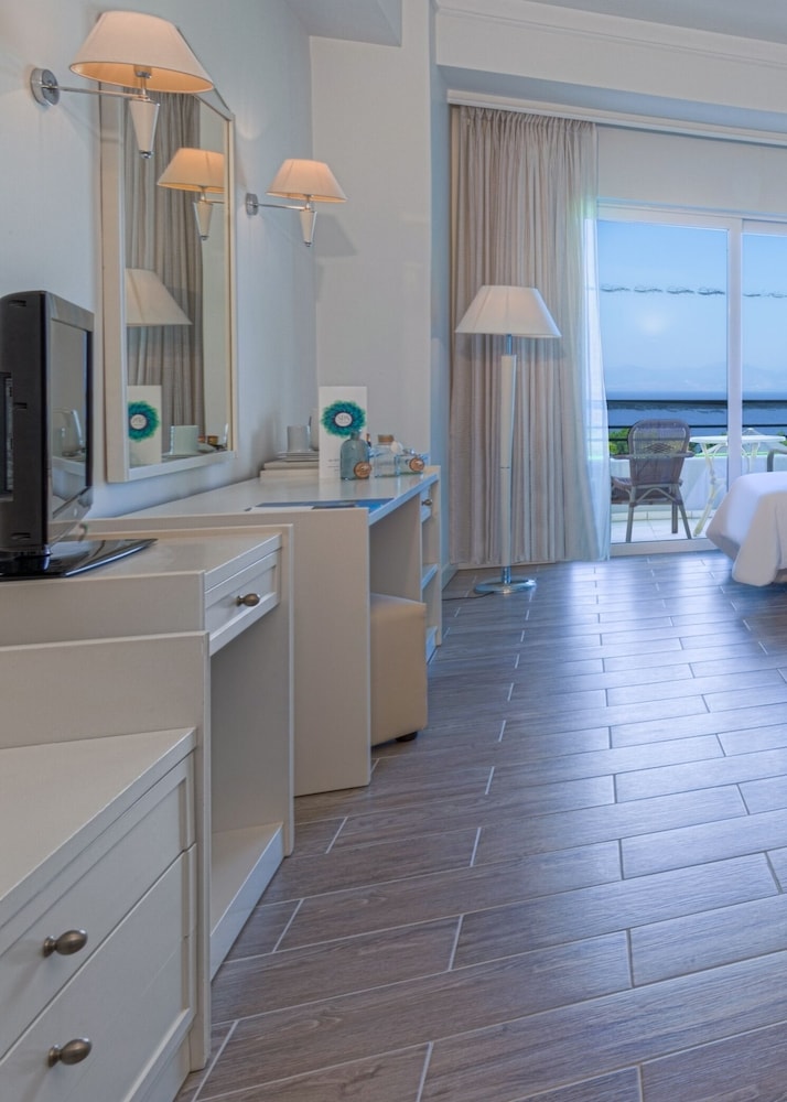 Kipriotis Panorama Hotel and Suites 56/66