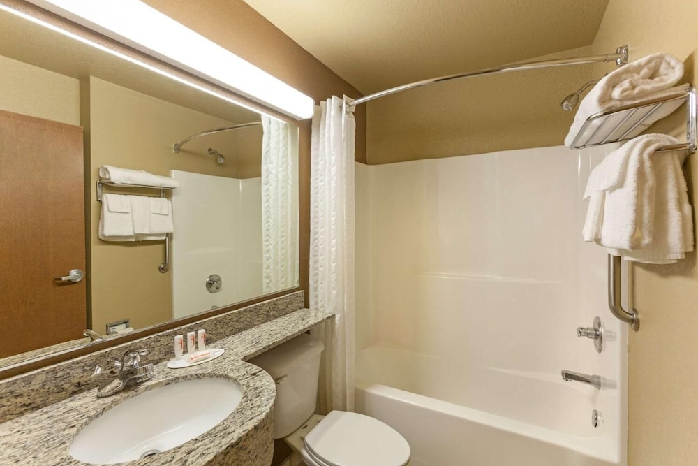 Microtel Inn & Suites by Wyndham Searcy 49/50