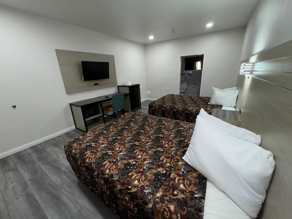 Five Star Inn West Covina 20/42