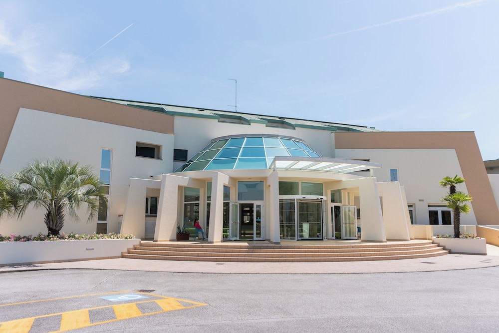 HOTEL MAREGOLF 4/46