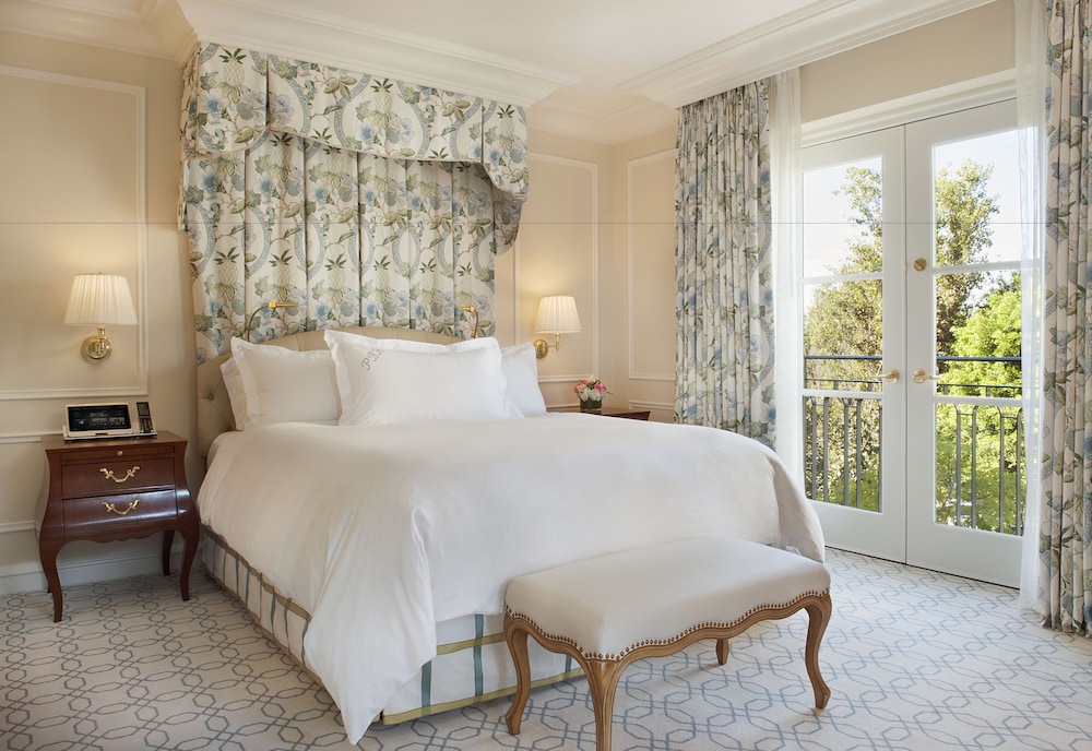 SUPERIOR, SUITE, KING BED