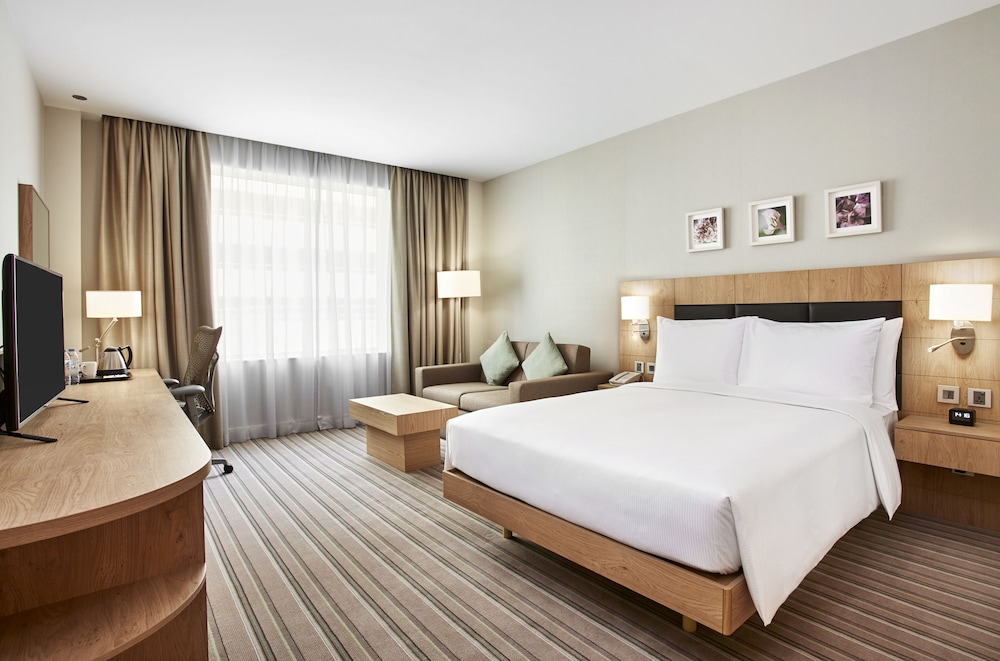 ROOM, QUEEN BED