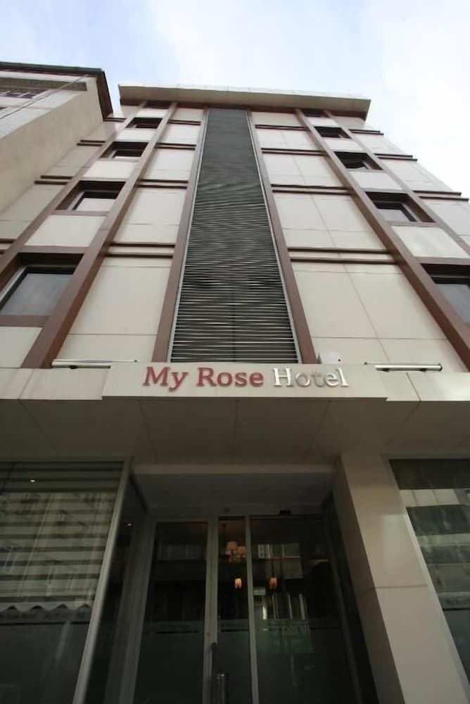 My Rose Hotel 1/44