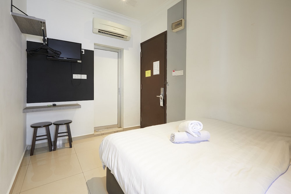 D New 1 Hotel 10/38