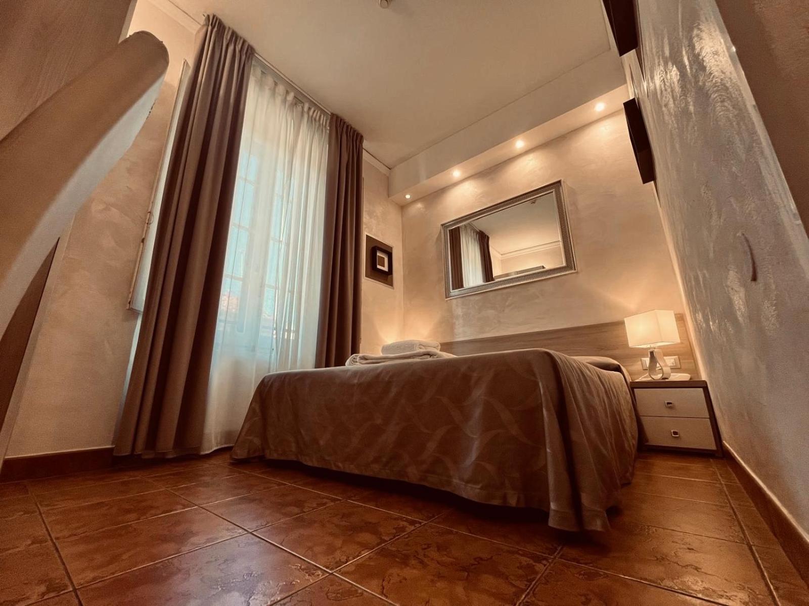 غرفة بسرير مزدوج أو سريرين منفصلين، Hotel Alinari 8/10