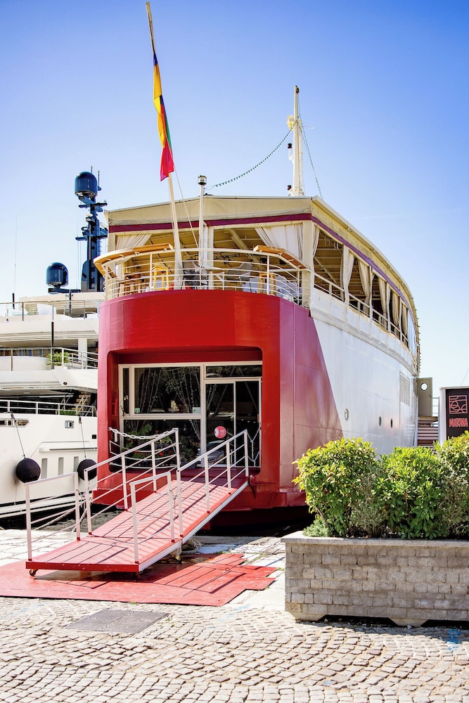 Botel Marina 7/70